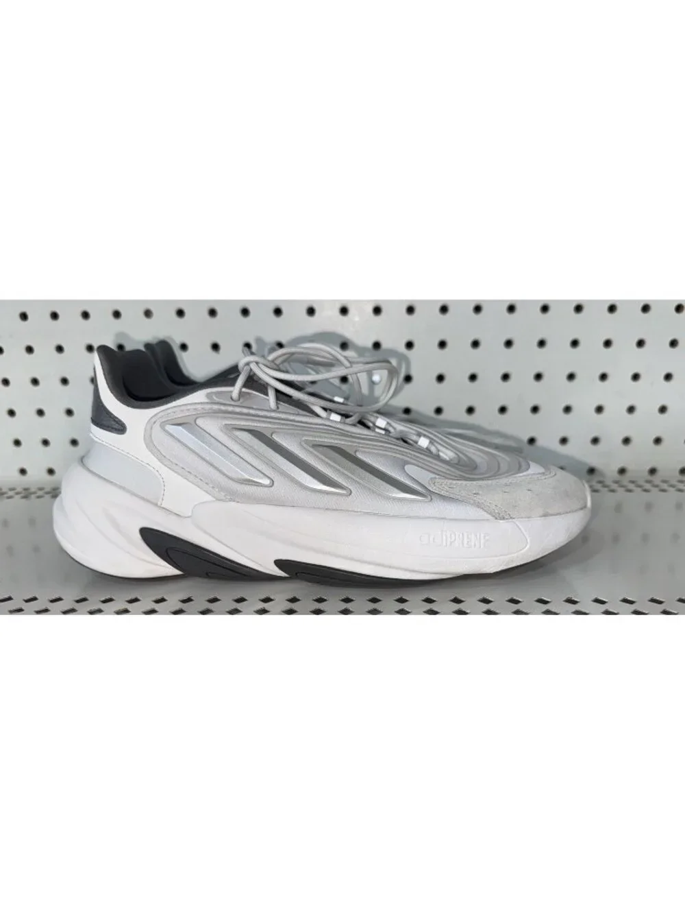 Adidas Ozelia Crystal White Silver Mens Suede Athletic Shoes Sneakers Size 7.5